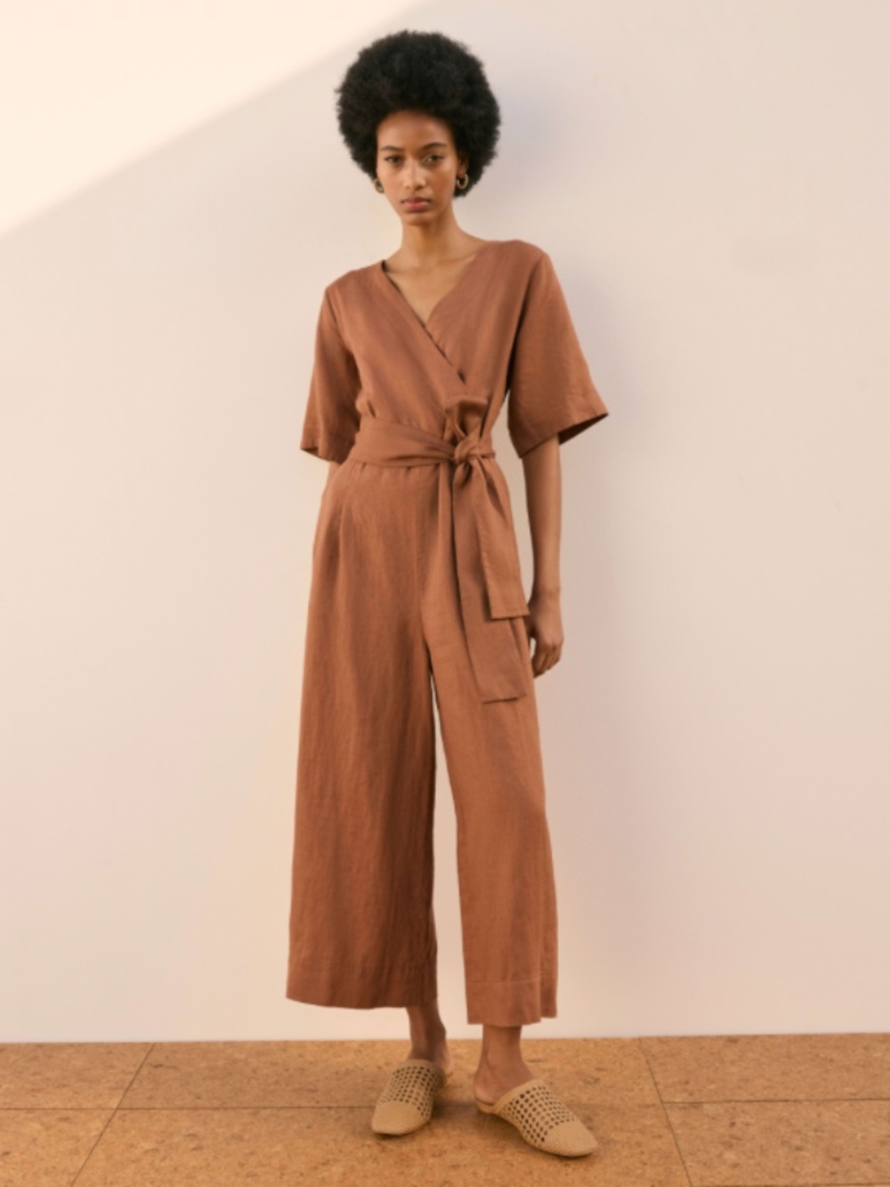 THE WRAP JUMPSUIT IN LINEN - Carob Brown - sz 2